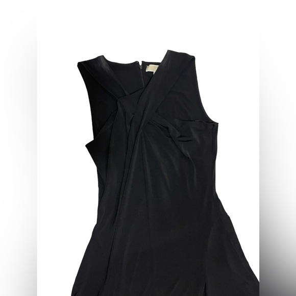 💜💚Michael Kors criss cross sleeveless dress. - Picture 2 of 14